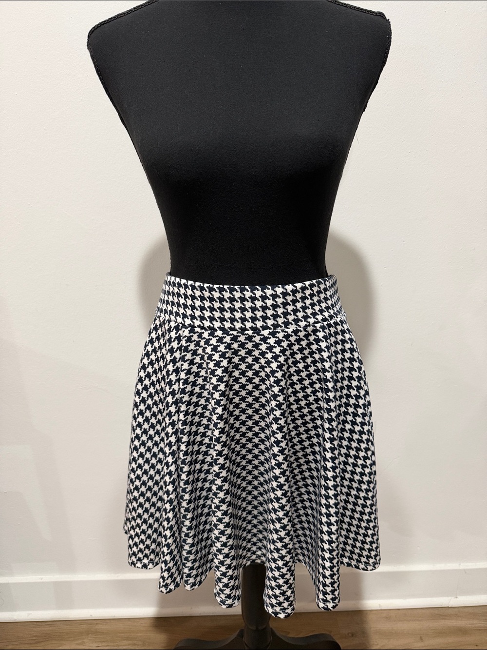 By Johnny Black & White Houndstooth Skater Skirt